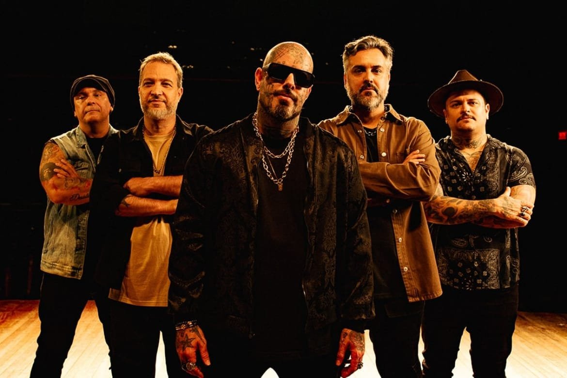 Detonautas apresenta a turnê 20 Anos acústico no Teatro RioMar, em Fortaleza