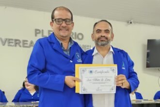 Na Aclap, o professor, poeta e escritor José Albino ocupa a cadeira 18